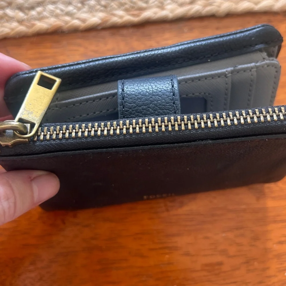 Fossil Lainie Multifunction Black Pebbled Leather Wallet - Picture 6 of 8